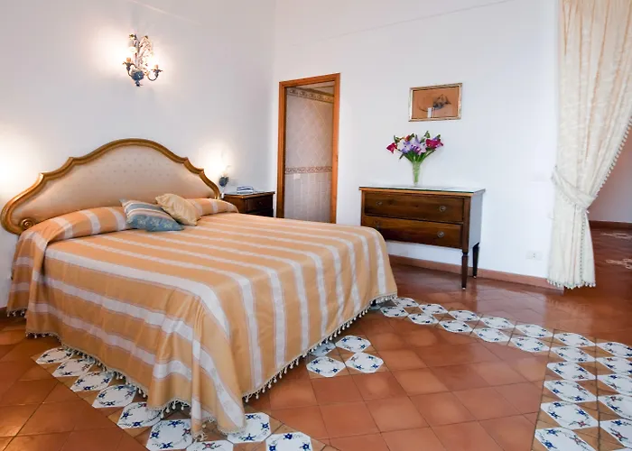 洛萨德温提酒店 3*