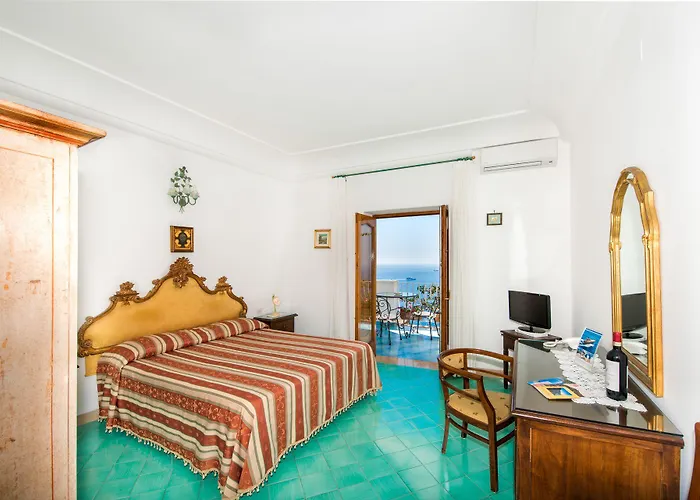 洛萨德温提酒店 3* 波西塔諾