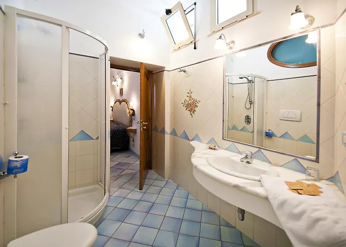 洛萨德温提酒店 3*