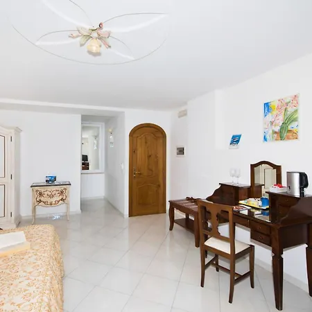 La Rosa Dei Venti Aparthotel Positano